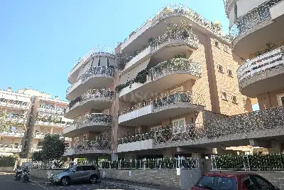 Box in vendita, Via Nadir Quinto, Roma