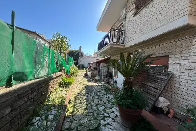 Casa in vendita, Via di Vallelunga, Roma