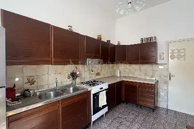 Villino a Schiera in vendita, Via Edmondo de Amicis, Prato