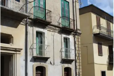 Palazzo in vendita, Via De Fina, 15 Montemurro (PZ), Montemurro