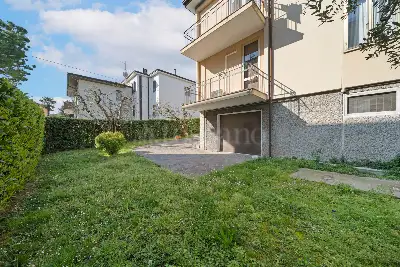 Villa in vendita, Via Scuole, Desenzano del Garda