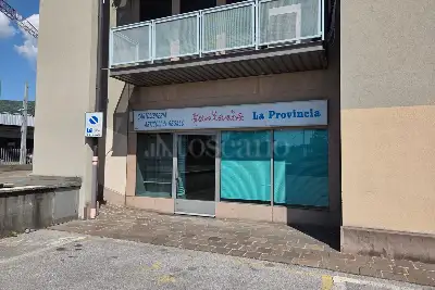 Negozio in vendita, Via Turati, Erba