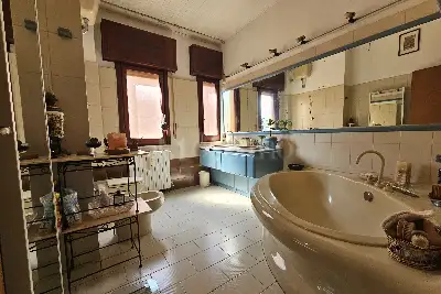 Casa in vendita, Via Germania, Pomezia