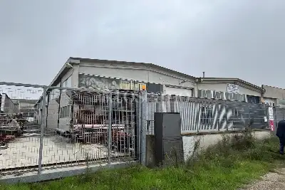 Capannone in vendita, Strada della Paiola, Cura Carpignano