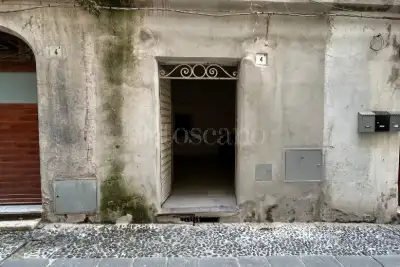 Negozio in vendita, Vicolo Bertolinis, Sassari