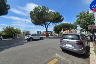 Negozio in vendita, Via Tuscolana, Roma