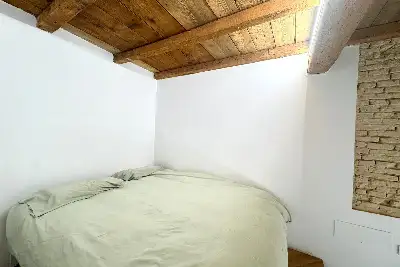 Casa in vendita, Via Galliera, Bologna