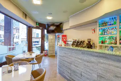 Negozio in vendita, Via Zoni, Lavena Ponte Tresa