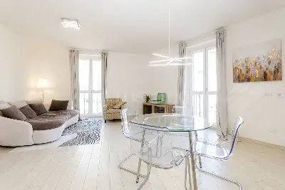 Casa in vendita, Via Carlo Farini, Milano