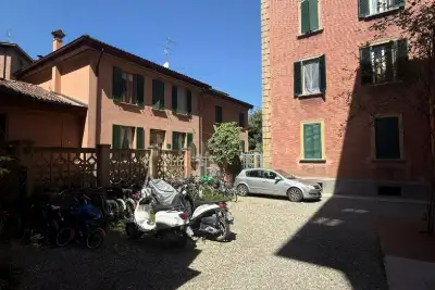 Casa in vendita, Via Castiglione, Bologna