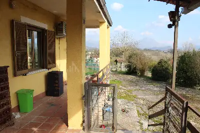 Casa Indipendente in vendita, Via Mandrine, Cassino