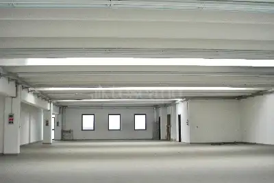 Negozio in affitto, Via Francesco Tedesco, Avellino