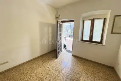 Casa in vendita, Via Montebello, Cellatica