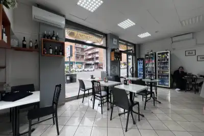Negozio in vendita, Via Tuscolana, Roma