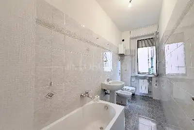 Casa in vendita, Via Francesco Primaticcio, Milano