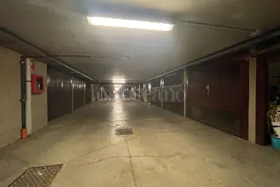 Box in vendita, Via Giambellino, Milano