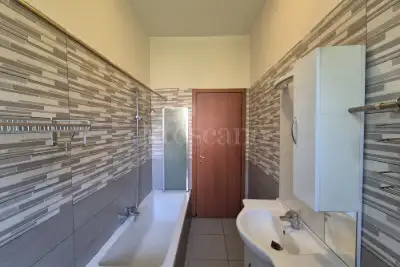 Casa in vendita, Via G. Cesare, Cantù