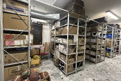 Laboratorio in vendita, Viale Cirene, Milano