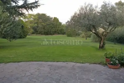 Villa in vendita, Via Torre Pellice, Roma