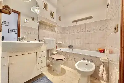 Casa in vendita, Viale dei Caduti Nella Guerra di Liberazione, Roma