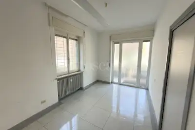 Negozio in affitto, Via Gian Carlo Camozzini, Verona