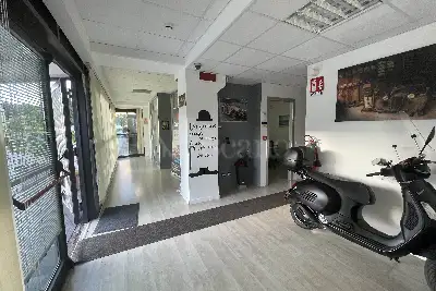 Capannone in vendita, Via dei Castelli Romani, Pomezia