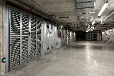 Box in affitto, Piazza Andrea Ferrari, Milano