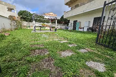 Casa in vendita, Via Svezia, Pomezia