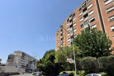 Casa in vendita, Viale dei Caduti per la Resistenza, Roma