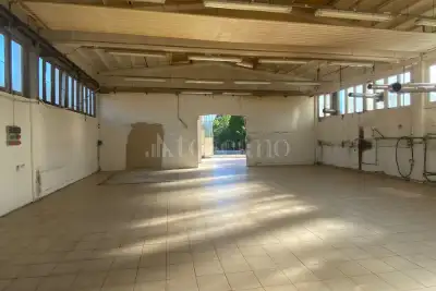 Capannone in affitto, Via Baraggia, Cunardo
