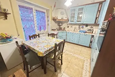 Casa in vendita, Via Avicenna, Roma