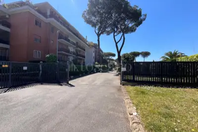 Casa in vendita, Via Quadroni, Roma