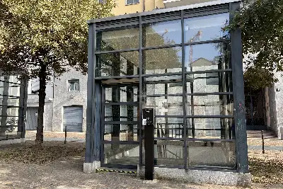 Box in affitto, Piazza Andrea Ferrari, Milano