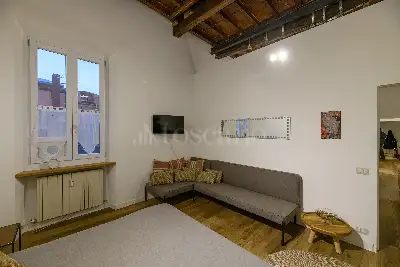 Casa in vendita, Piazza dei Santi Apostoli, Roma