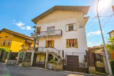 Casa Indipendente in vendita, Via Scuole, Nave