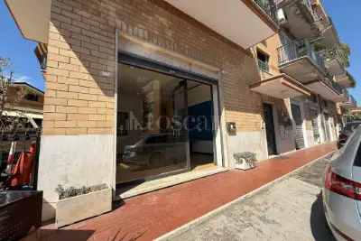 Negozio in affitto, Via Serafino Belfanti, Roma
