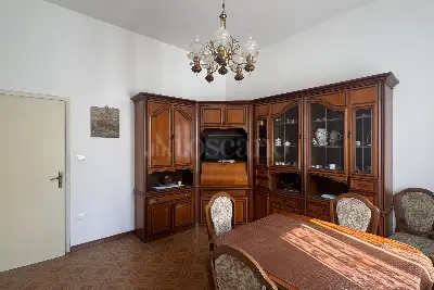 Villino a Schiera in vendita, Via Edmondo de Amicis, Prato