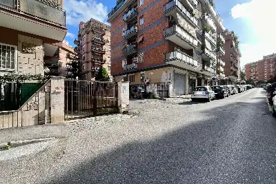 Box in affitto, Via Policarpo Petrocchi, Roma