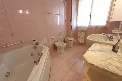 Casa in vendita, Via Valdagno, Roma