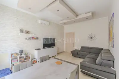 Casa in vendita, Via Raffaele Battistini, Roma