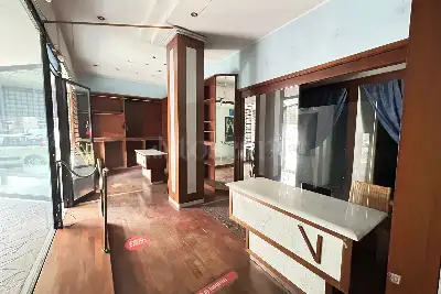 Negozio in vendita, Via Fonteiana, Roma