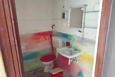 Negozio in vendita, Via Savoia, Siracusa