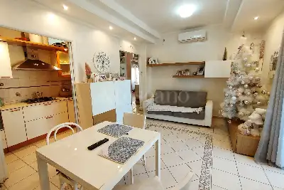 Casa in vendita, Via Montello, Aprilia