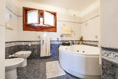 Casa in vendita, Via Adelaide Coari, Milano