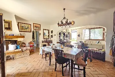 Villa in vendita, Via Rumenia , Pomezia