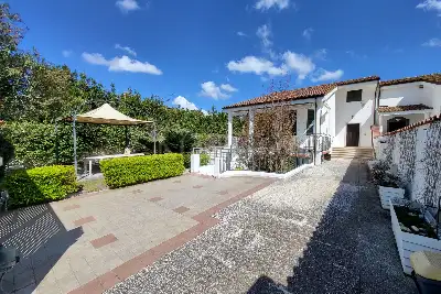 Villa Bifamiliare in vendita, Via Guglielmo Zuelli, Roma