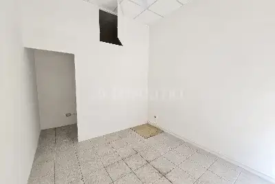 Negozio in vendita, Via Eurialo, Roma