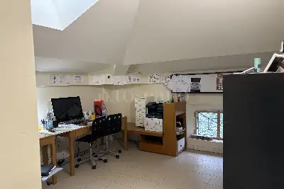 Stabile Uso Ufficio in vendita, Via Santa Gonda, Prato