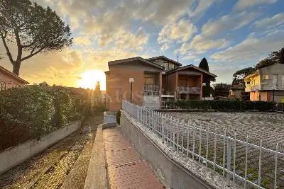 Villa Plurifamiliare in vendita, Via Gustavo Giovannoni, Roma