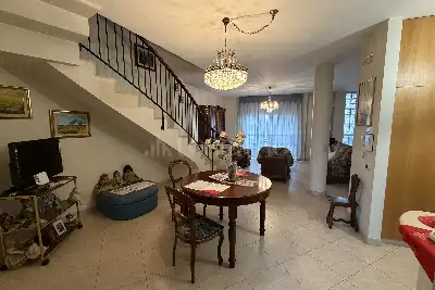 Palazzo in vendita, Via Edmondo de Amicis, Noicattaro